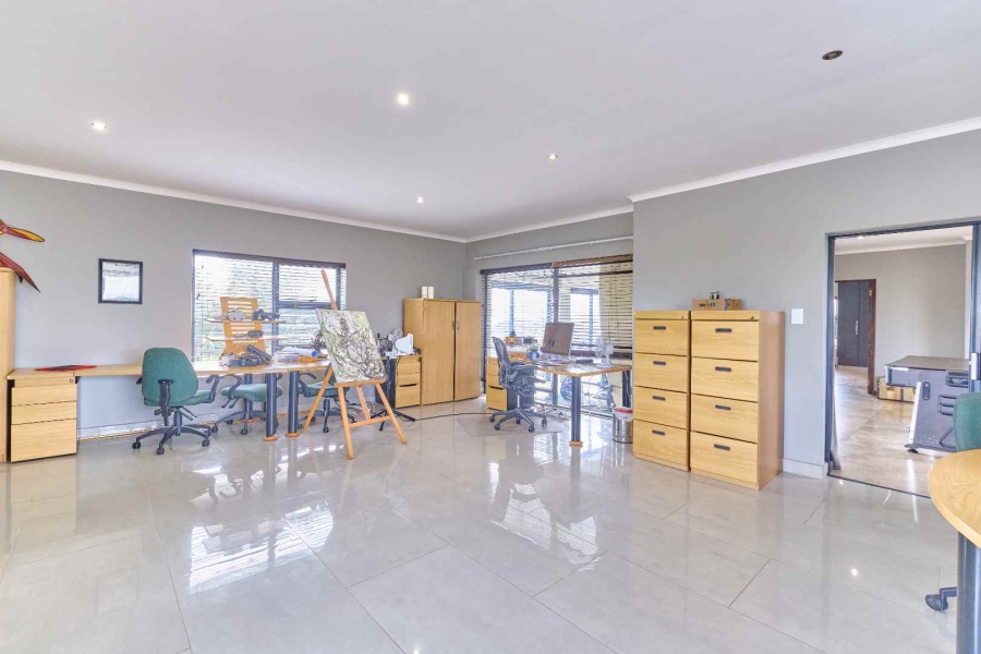 4 Bedroom Property for Sale in Flamingo Vlei Western Cape
